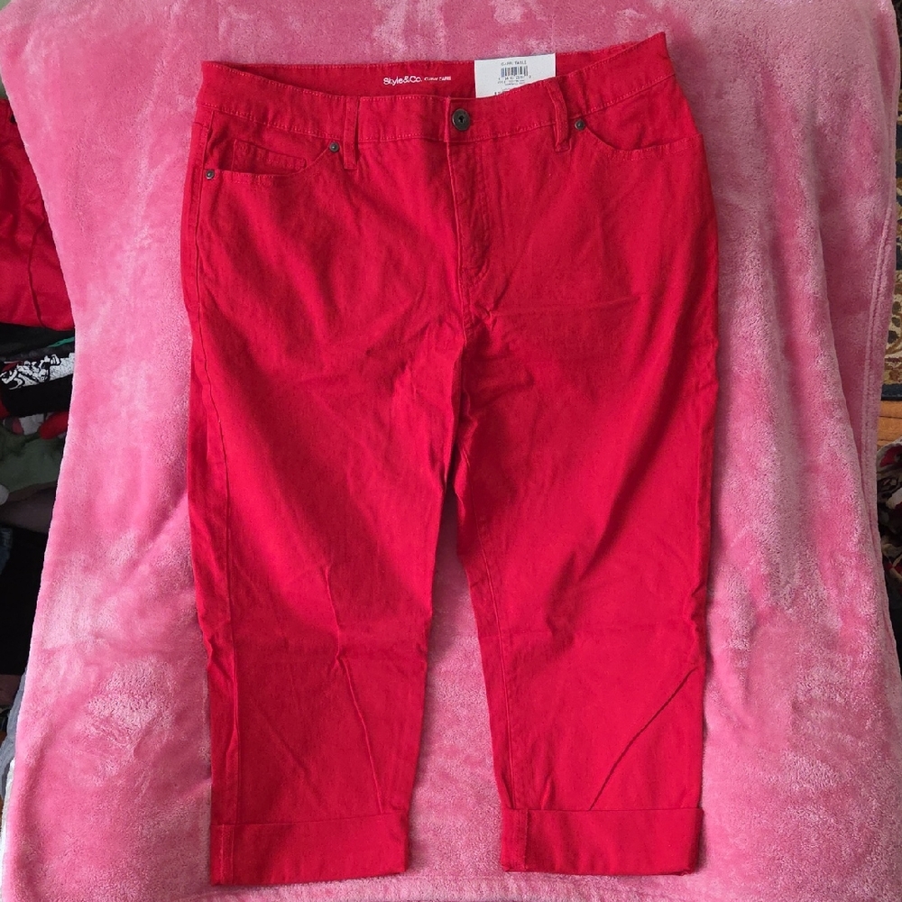 Women's (16) Style & Co Gumball Red Curvy Capri Pants